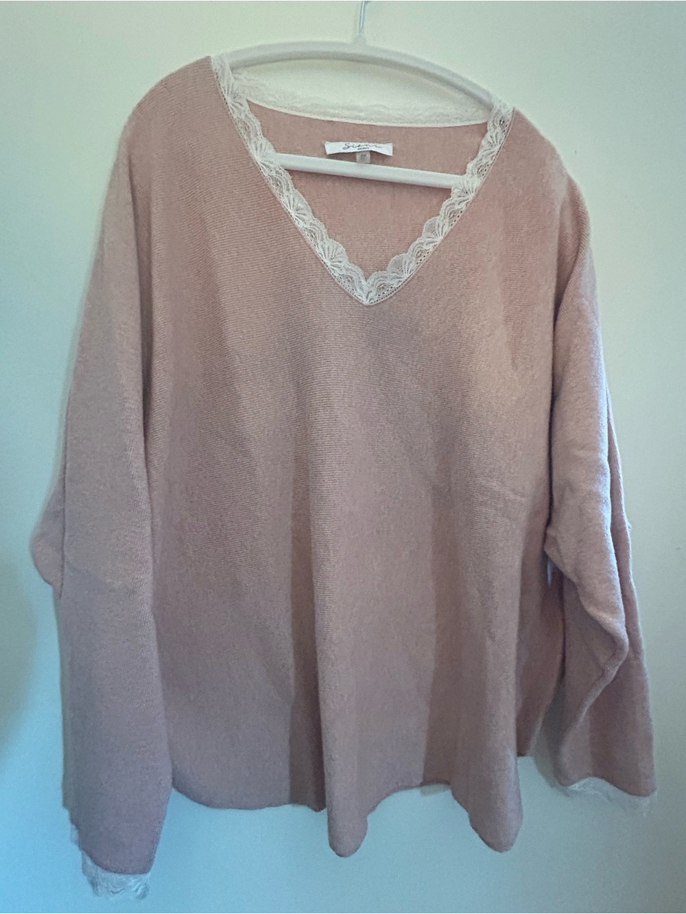 Siani Milano Soft Lace-Trim V-Neck Sweater - Dusty Pink